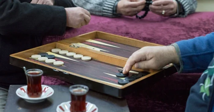 Yargıtay’dan tarihi karar! Kahvehaneye giden eş ‘ağır kusurlu’ bulundu... Bu hüküm neleri değiştirecek?