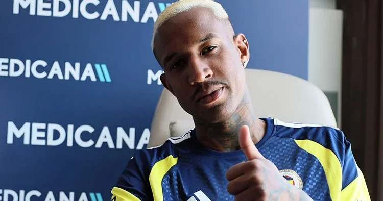 Fenerbahçe de sağlık kontrolleri sürüyor