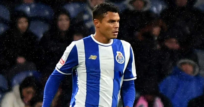 Thiago Silva resmen Fluminense de!