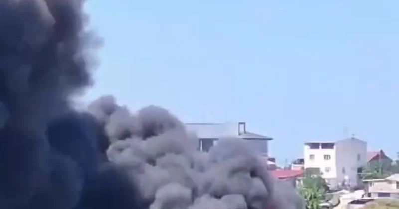 Sultangazi de korkutan yangın! Kara duman çevre ilçelerden görüldü