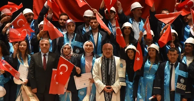 Tomarza Mustafa Akıncıoğlu MYO da şed bağlama coşkusu Kayseri Haberleri Habertürk Yerel Haberler