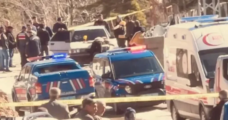 Isparta da park halindeki araçta 2 genç ölü bulundu Isparta Haberleri