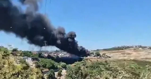 Sultangazi de metruk yapıda çıkan ve ağaçlık alana sıçrayan yangın söndürüldü VİDEO İZLE