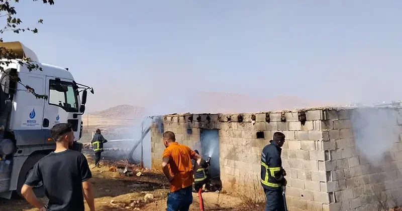Mardin de anız yangını, yerleşim yerine de sıçradı