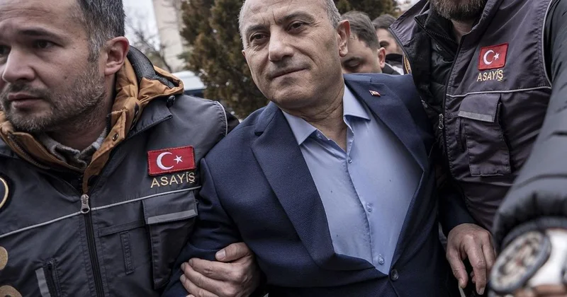 Eski Vali işkenceci çıktı! Sosyal medya kullanıcısına neler yaptırmış neler