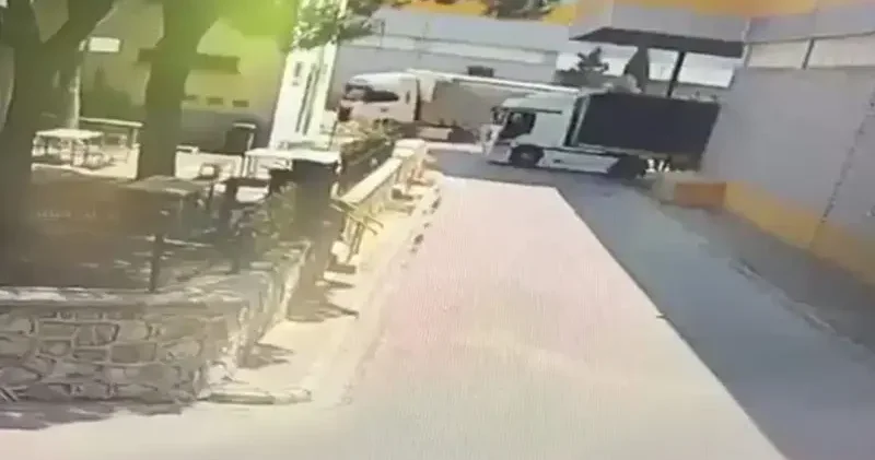 TIR ile çarpışan forkliftin sürücüsü Gül, hayatını kaybetti; kaza kamerada