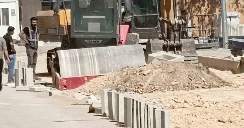İnşaat işçisi silindirin çarpması sonucu yaralandı