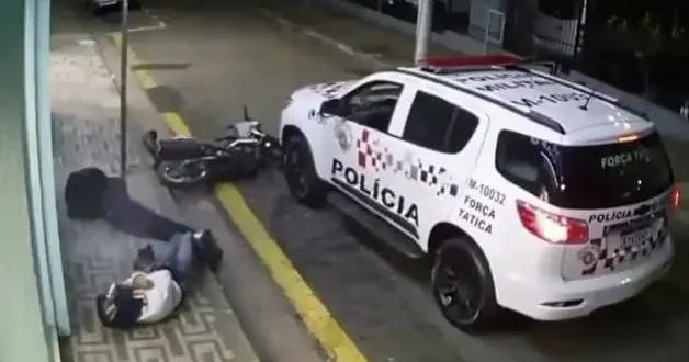 Suçüstü yakalandılar, polis kurşun yağdırdı! Brezilya da anında adalet