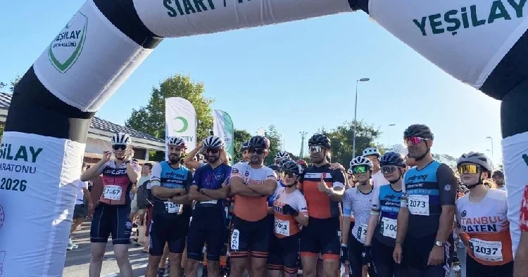 İstanbul da Yeşilay Yarı Maratonu düzenlendi