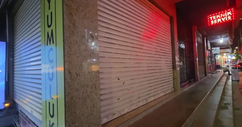 Küçükçekmece de kuyumcu dükkanına silahlı saldırı