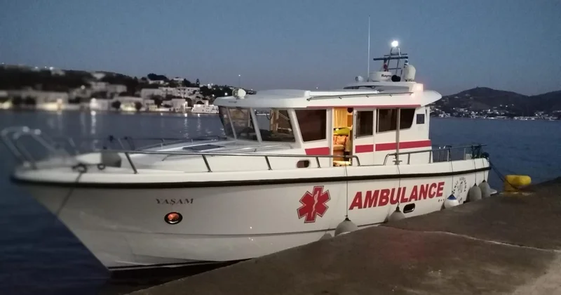 Yunanistan da rahatsızlanan çocuk deniz ambulansıyla Bodrum a getirildi