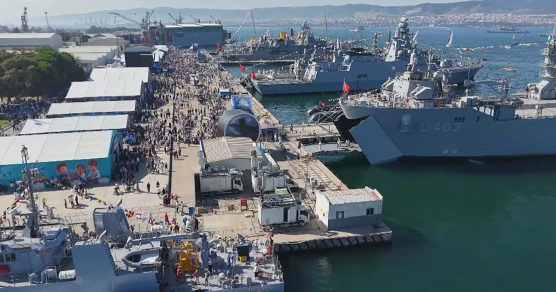 Kocaeli’de düzenlenen TEKNOFEST Mavi Vatan’ın son gününde etkinlik alanı ziyaretçilerle doldu