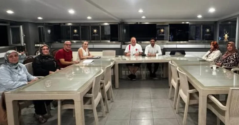 Toplantıya şortla geldi, ortalık karıştı Sözcü Gazetesi