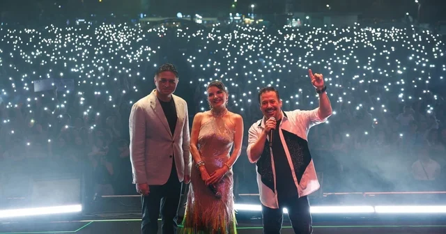 Aliağa Sanat Günleri nde üçüncü hafta tiyatro ve müzikle renklendi Göksel den Aliağa da unutulmaz konser İzmir Haberleri Habertürk Yerel Haberler