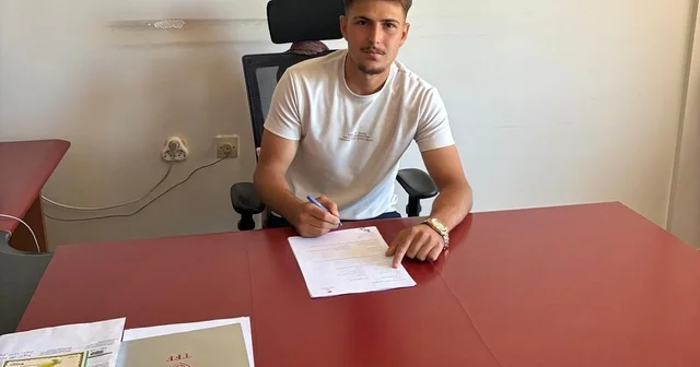 Sivasspor, genç oyuncu Ayberk Selvili ile 3 yıllık sözleşme imzaladı Sivas Haberleri Habertürk Yerel Haberler