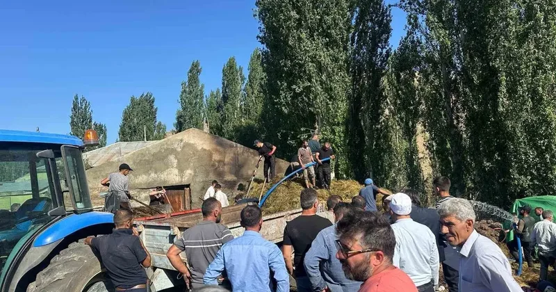 Sarıkamış’ta 800 balya ot kül oldu