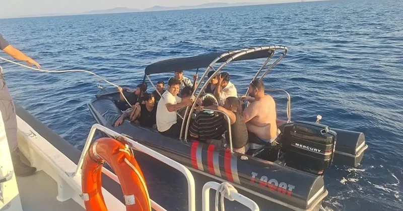 İzmir açıklarında 51 göçmen yakalandı Sözcü Gazetesi
