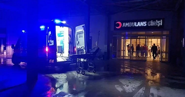 Aydın da kontrolden çıkan minibüs tarlaya uçtu: 1 ölü, 2 yaralı