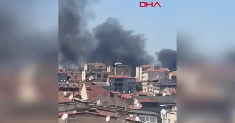 Gaziosmanpaşa da 4 katlı binadan yükselen alevler yandaki apartmana sıçradı