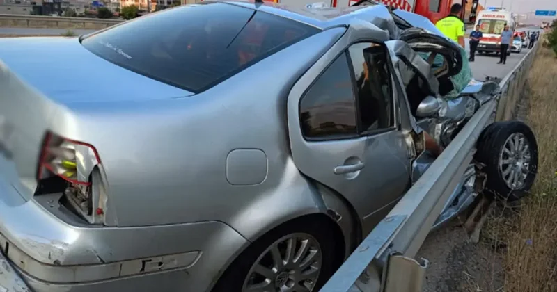Kırıkkale de bariyere saplanan otomobilin sürücüsü yaşamını yitirdi