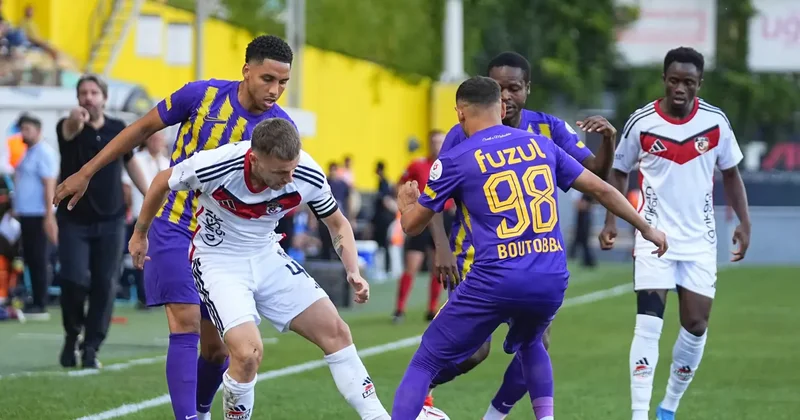 10 kişi Gaziantep FK deplasmanda 3 puanı tek golle aldı