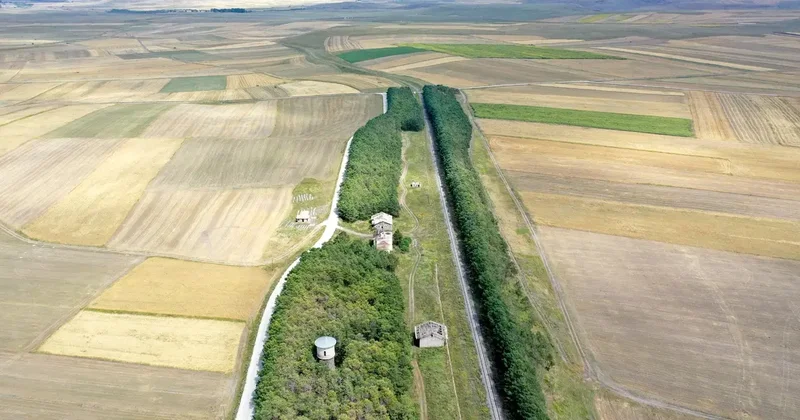 Kars taki bu tren istasyonu görenleri şaşırtıyor! İşte nedeni