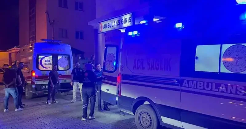 Hakkari de düğün öncesi damat ve 2 yakını taşlı sopalı kavgada yaralandı