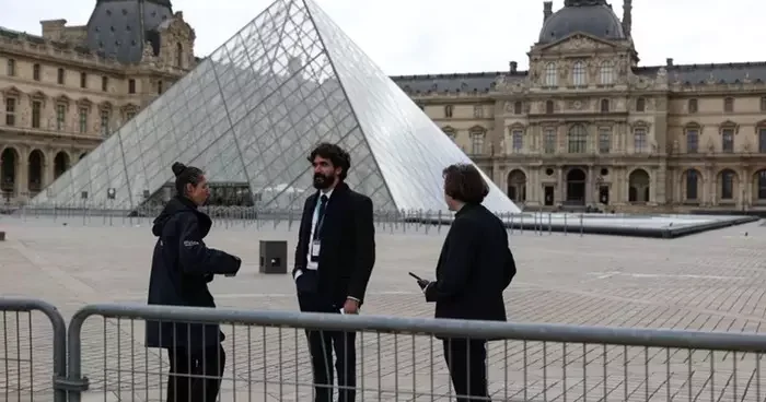 Louvre Müzesi Müdürü Cars: Büyük bir başarısızlık yaşadık ve bunun sorumluluğunu kabul ediyorum