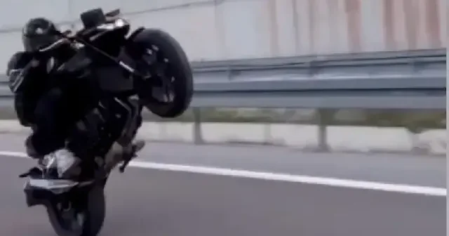 Amasya da tehlikeli motosiklet kullandığı görüntüleri paylaşan kişiye para cezası verildi VİDEO İZLE