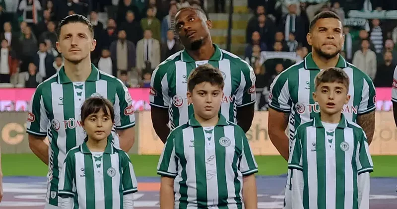 Konyaspor, kazada ölen Mevlüt öğretmenin çocuklarına verdiği sözü yerine getirdi