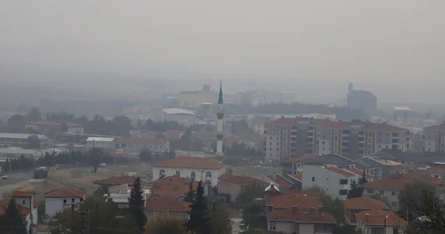 Çeltik hasadı sonrası yasak olmasına rağmen anız yakımı, ilçeyi duman altında bıraktı Edirne Haberleri