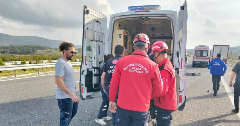 Balıkesir de kamyonetin çarptığı otomobildeki 1 kişi öldü, 1 kişi yaralandı