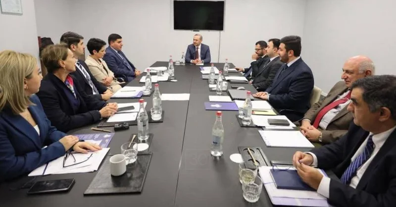 Ermenistan ı ziyaret eden Azerbaycanlı sivil uzmanlar tartışma yarattı Agos