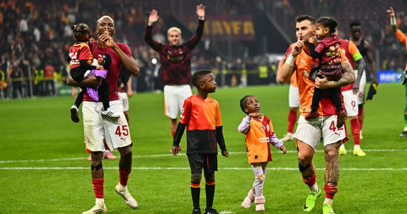 Galatasaray, Bodo/Glimt galibiyetini taraftarıyla kutladı Futbol Haberleri