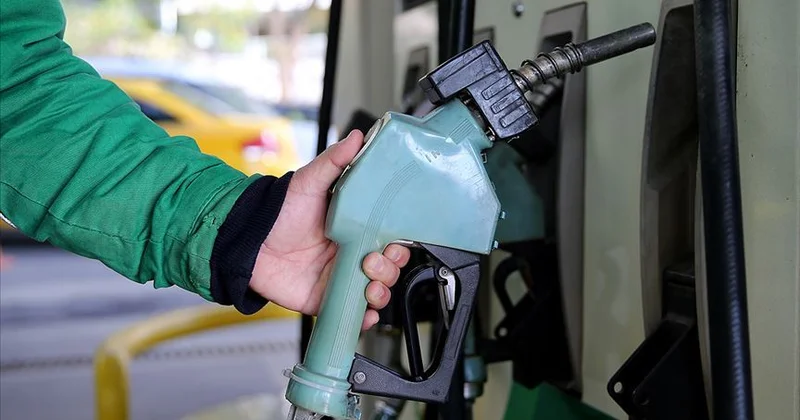 Akaryakıtta tabela değişiyor: Petrol fiyatları yükseldi, motorine zam yolda
