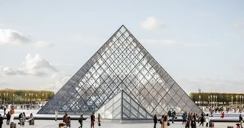 Louvre Müzesi soygununa ait görüntü ortaya çıktı