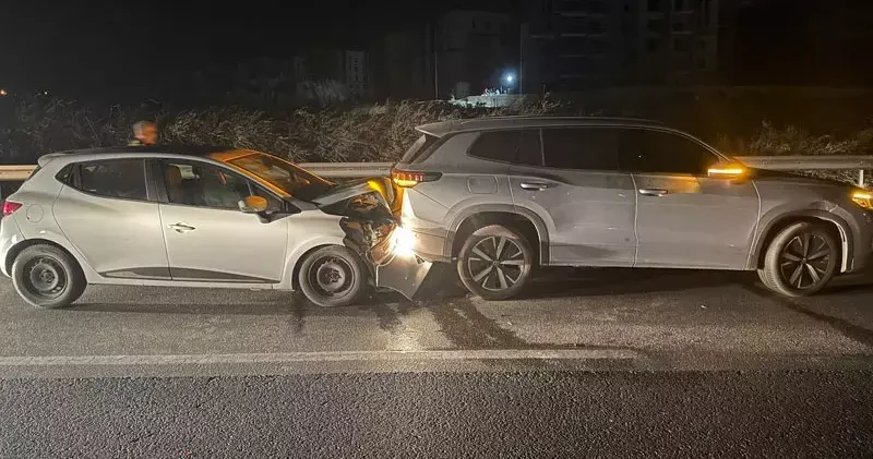 Sıfır kilometre otomobili otoyolda kilitlenip durunca kaza yapan avukattan firmaya suç duyurusu