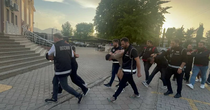 Uyuşturucu satıcısı polisle çatıştı