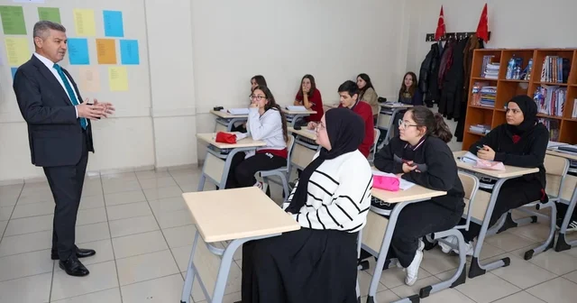 Artvin Valisi Ergün, lise öğrencileriyle bir araya geldi Artvin Haberleri