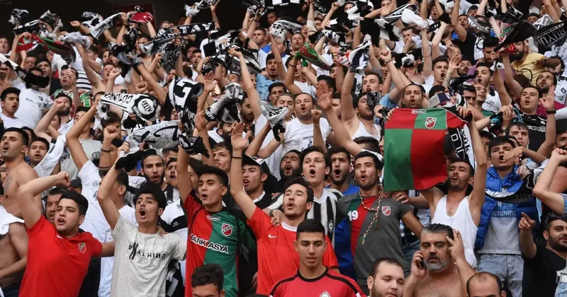 Altay, Karşıyaka ya Derbi Jestinde Bulunuyor