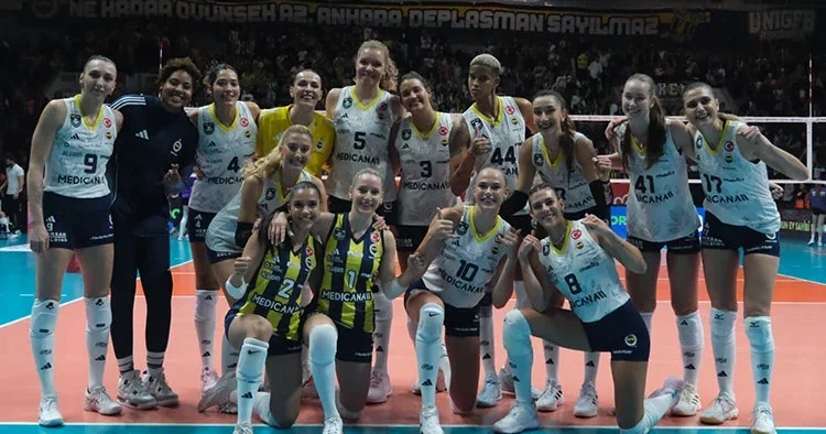 Fenerbahçe Medicana set vermeden galip!