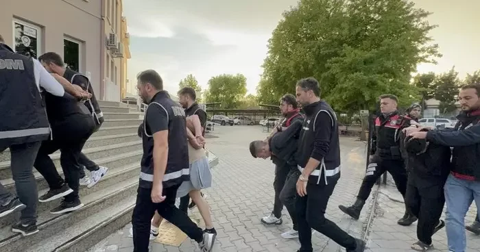 Fethiye’de polise ateş açan iki zanlı tutuklandı