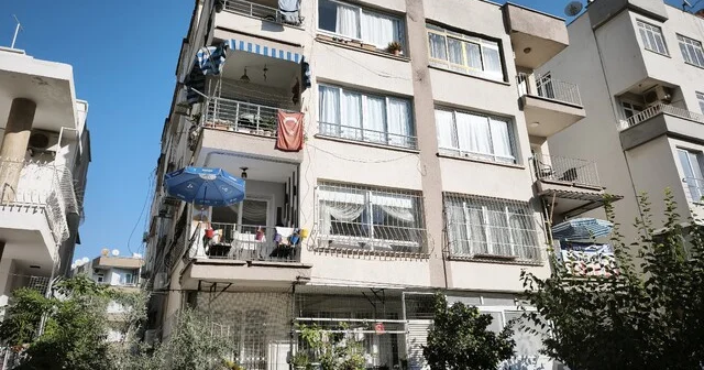 Zemininde çatlak ve çökme meydana gelen binada inceleme sürüyor Mersin Haberleri Habertürk Yerel Haberler