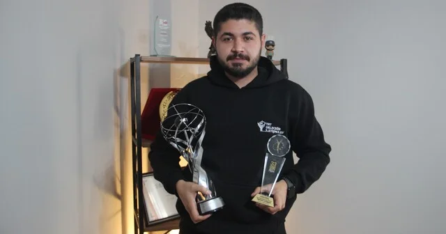 Erzurumlu çobanın hayatından kesitlerle Altın Koza ya uzanan bir belgesel 4 bin TL bütçeyle çekilen Tekno Çoban belgeseli ödülleri topladı, dünyaya açıldı Erzurum Haberleri Habertürk Yerel Haberler