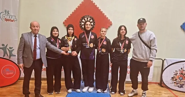 Okul sporları dart genç kız müsabakaları tamamlandı Şampiyon Sivrihisar Eğitim Vakfı Muzaffer Demir Anadolu Lisesi oldu Eskişehir Haberleri Habertürk Yerel Haberler
