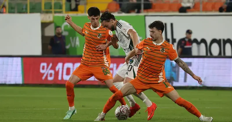 Corendon Alanyaspor Kocaelispor: 1 2