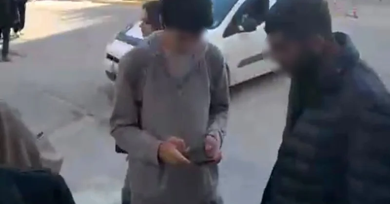 Eskişehir de tespih satıcısının baskısından genci duyarlı bir vatandaş kurtardı