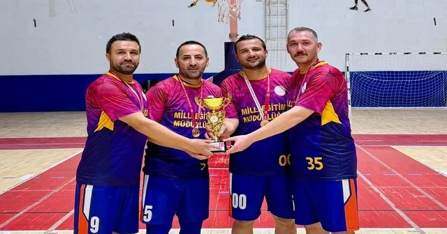 Hakkari Millî Eğitim Müdürlüğü Basketbol Takımı şampiyon oldu Hakkari Haber Habertürk Yerel Haberler