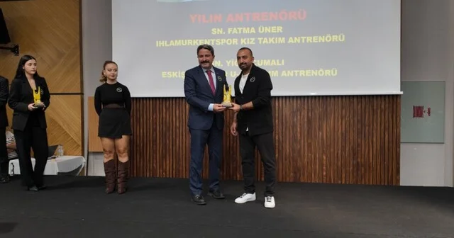 5. Yıl Spor Ödülleri Gecesi nde İl Müdürü Kalın a anlamlı ödül Eskişehir Haber Habertürk Yerel Haberler