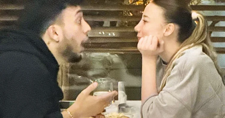 Alyena 7 ay sonra dışarda... Baş başa yemek